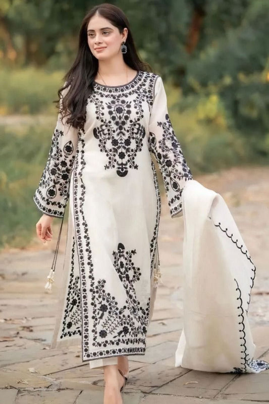 DFW-225 Agha Noor Heavy Embroidery 3PcLawn Dress