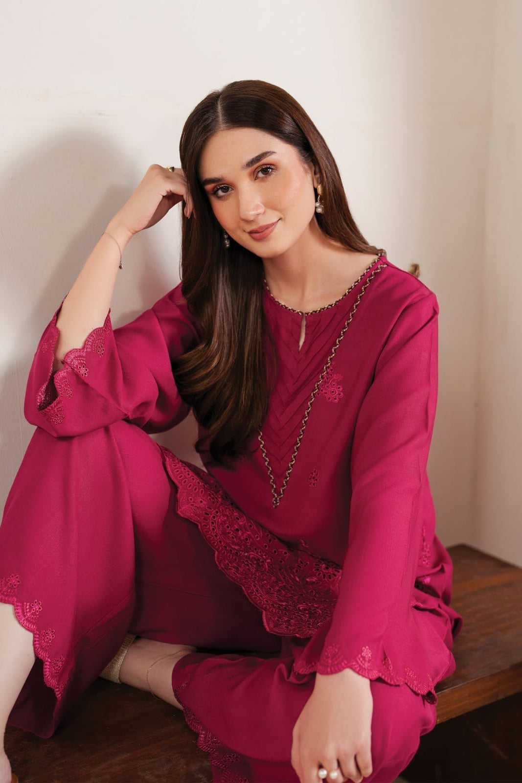 DFW-1250 Baroque Embroidery 3PC Dhanak Suit