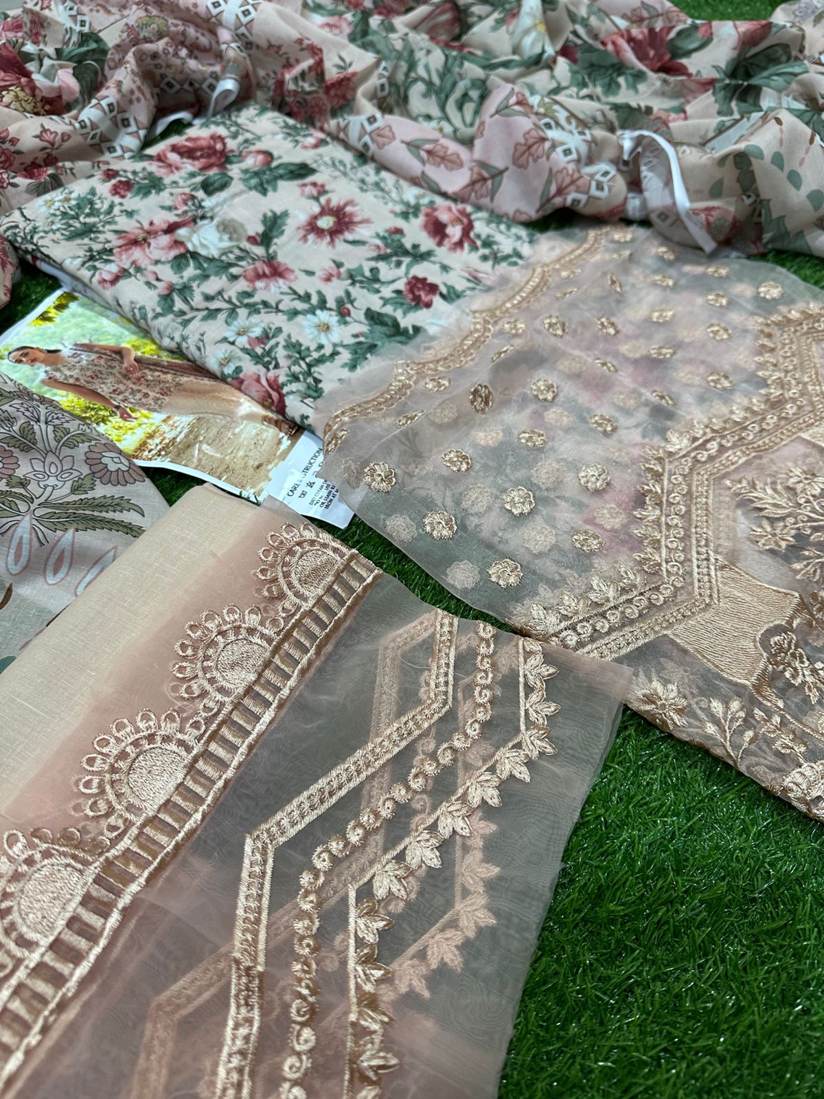 DFW-99 Zainab Embroidery 3Pc Lawn Dress