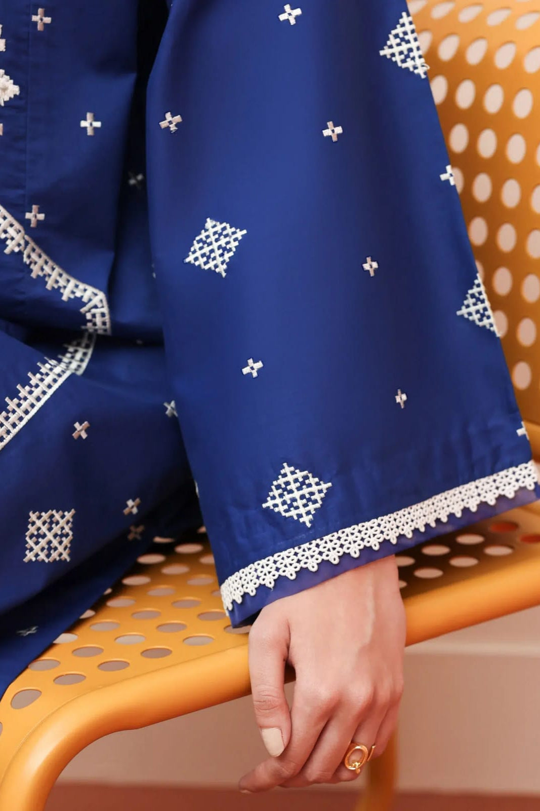 DFW-870 Sapphire Heavy Embroidery 3PC Dhanak Suit